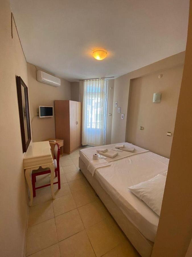 Nese Hotel Çeşme Exteriör bild